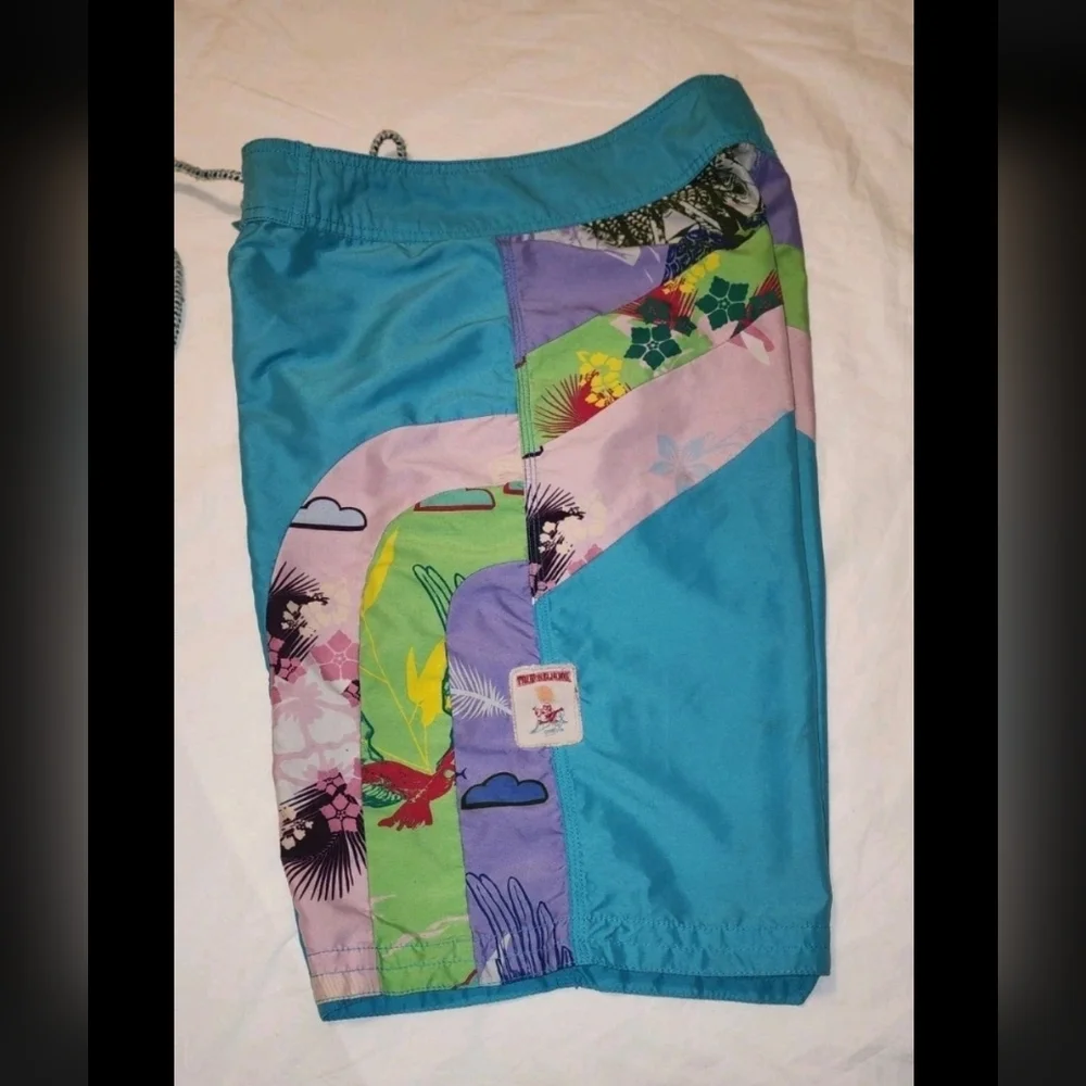 True Religion Swim Trunks Men’s Size 30 Multicolor Swimwear Board Shorts Vintage